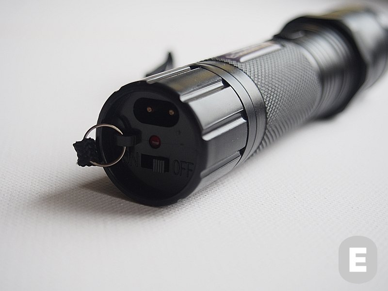 Paralizator s svetilko Securaptor Pico 3 milijone voltov