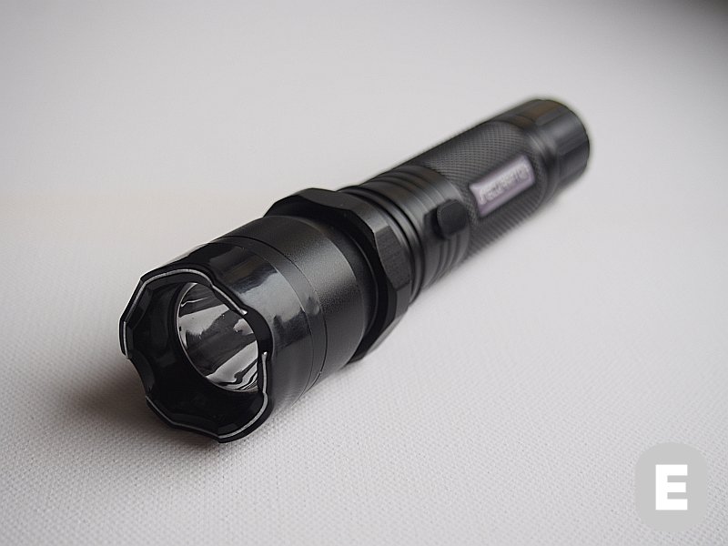 Paralizator s svetilko Securaptor Pico 3 milijone voltov